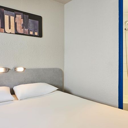 Ibis Budget Versailles Château Saint Cyr Eksteriør billede