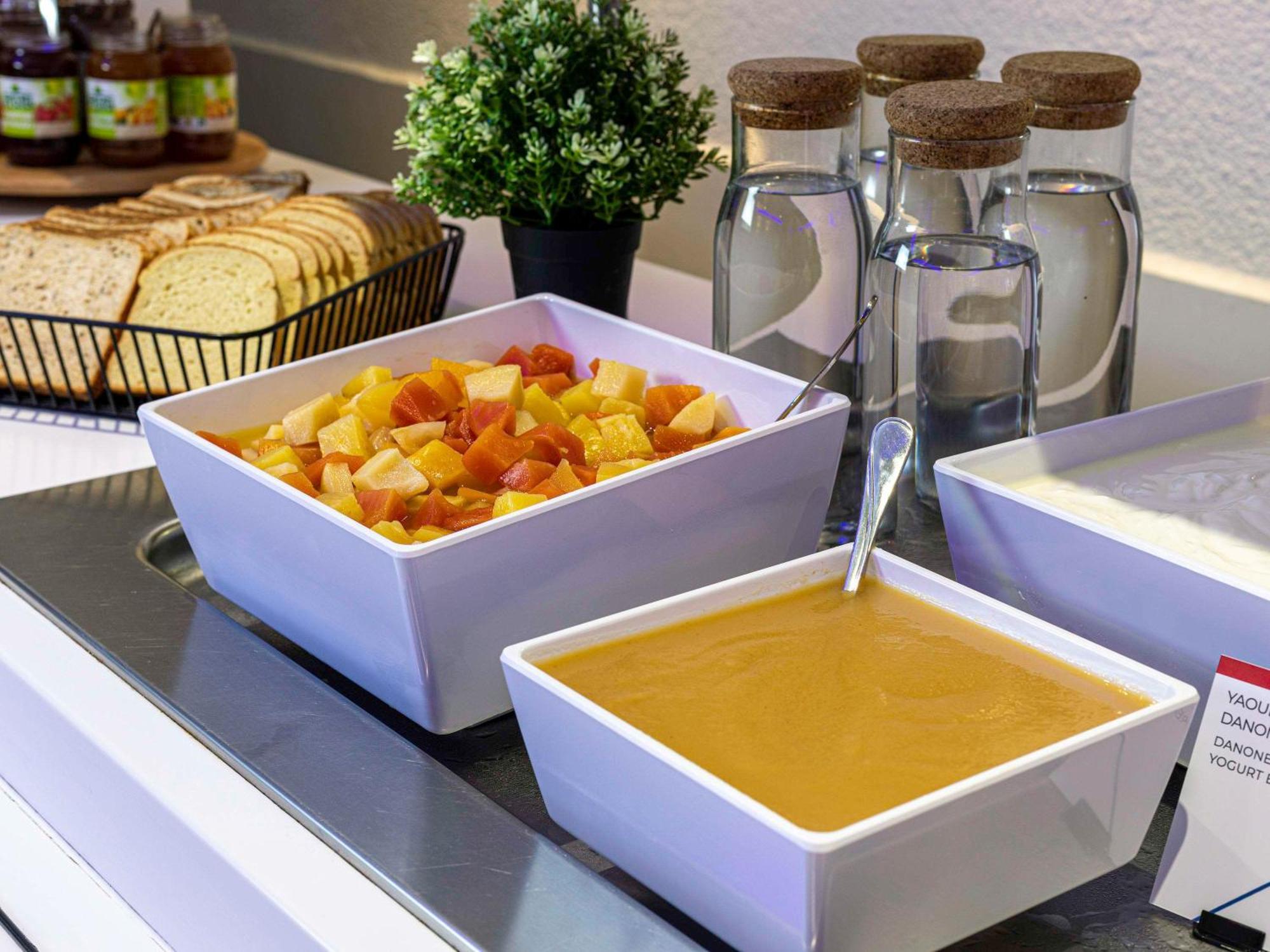 Ibis Budget Versailles Château Saint Cyr Eksteriør billede