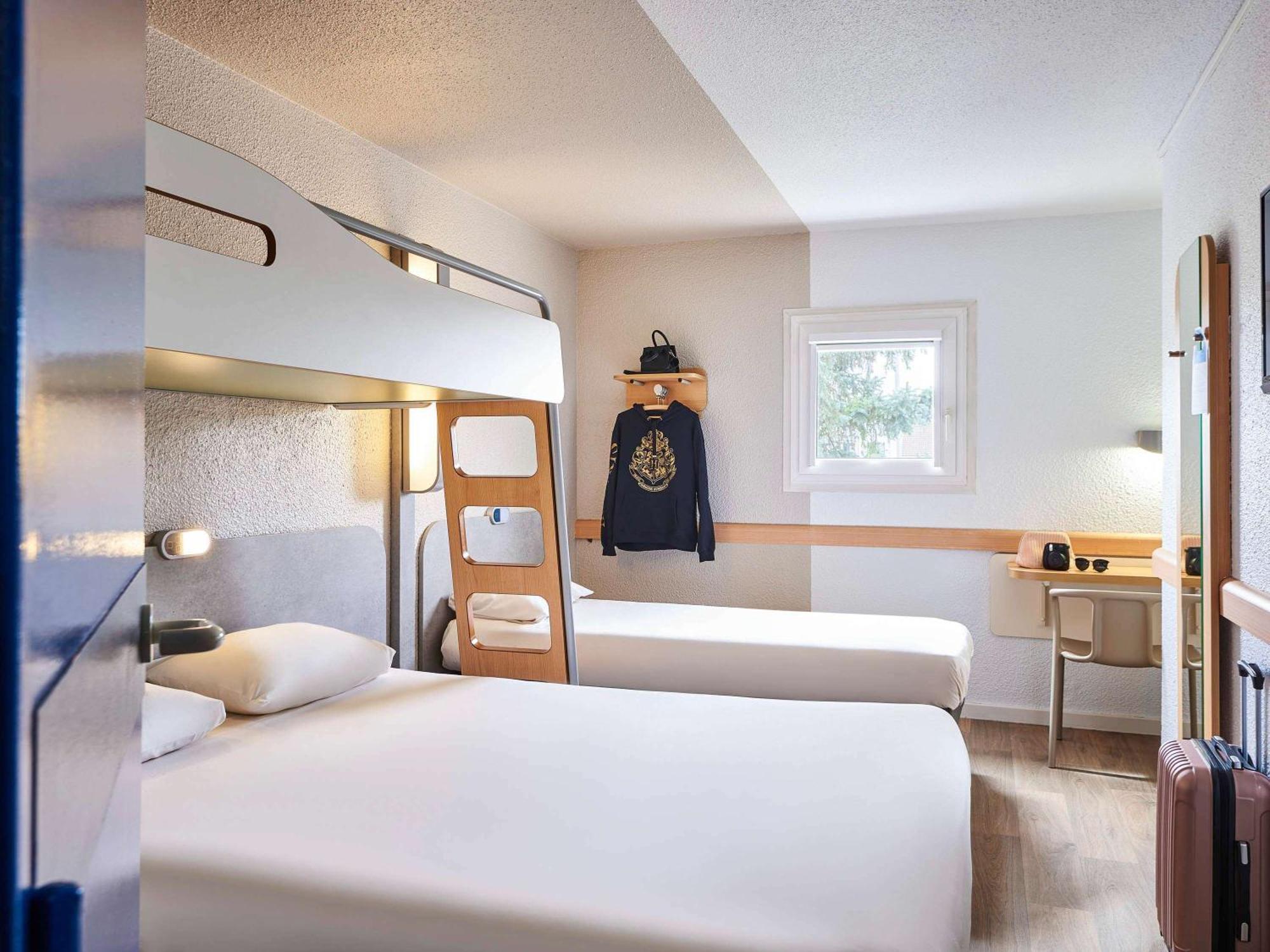 Ibis Budget Versailles Château Saint Cyr Eksteriør billede