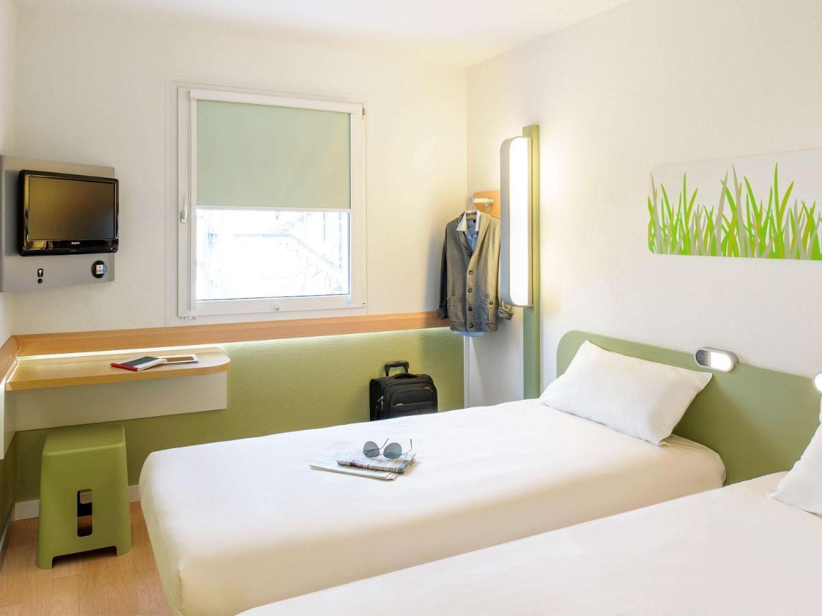 Ibis Budget Versailles Château Saint Cyr Eksteriør billede